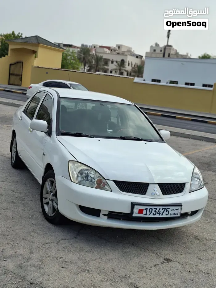 Mitsubishi Lancer 2010 photo 2
