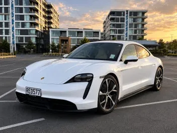 Porsche Taycan 2023 photo 2