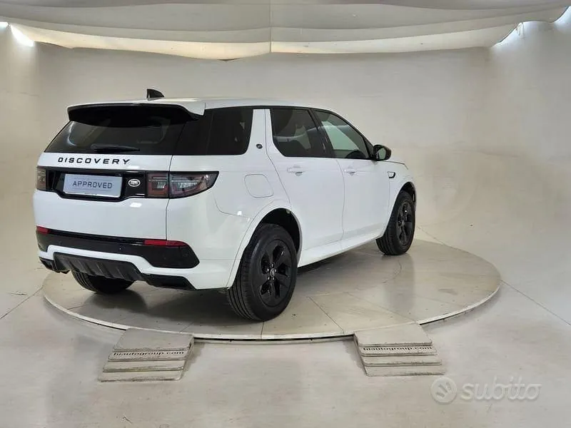 Land Rover Discovery Sport 2023 photo 4