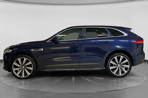 Jaguar F-Pace 2017 photo 2