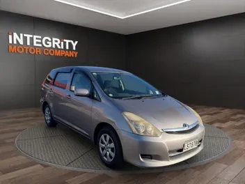 Toyota Wish 2006 photo 2