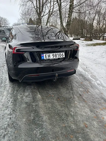 Tesla Model 3 2024 photo 4