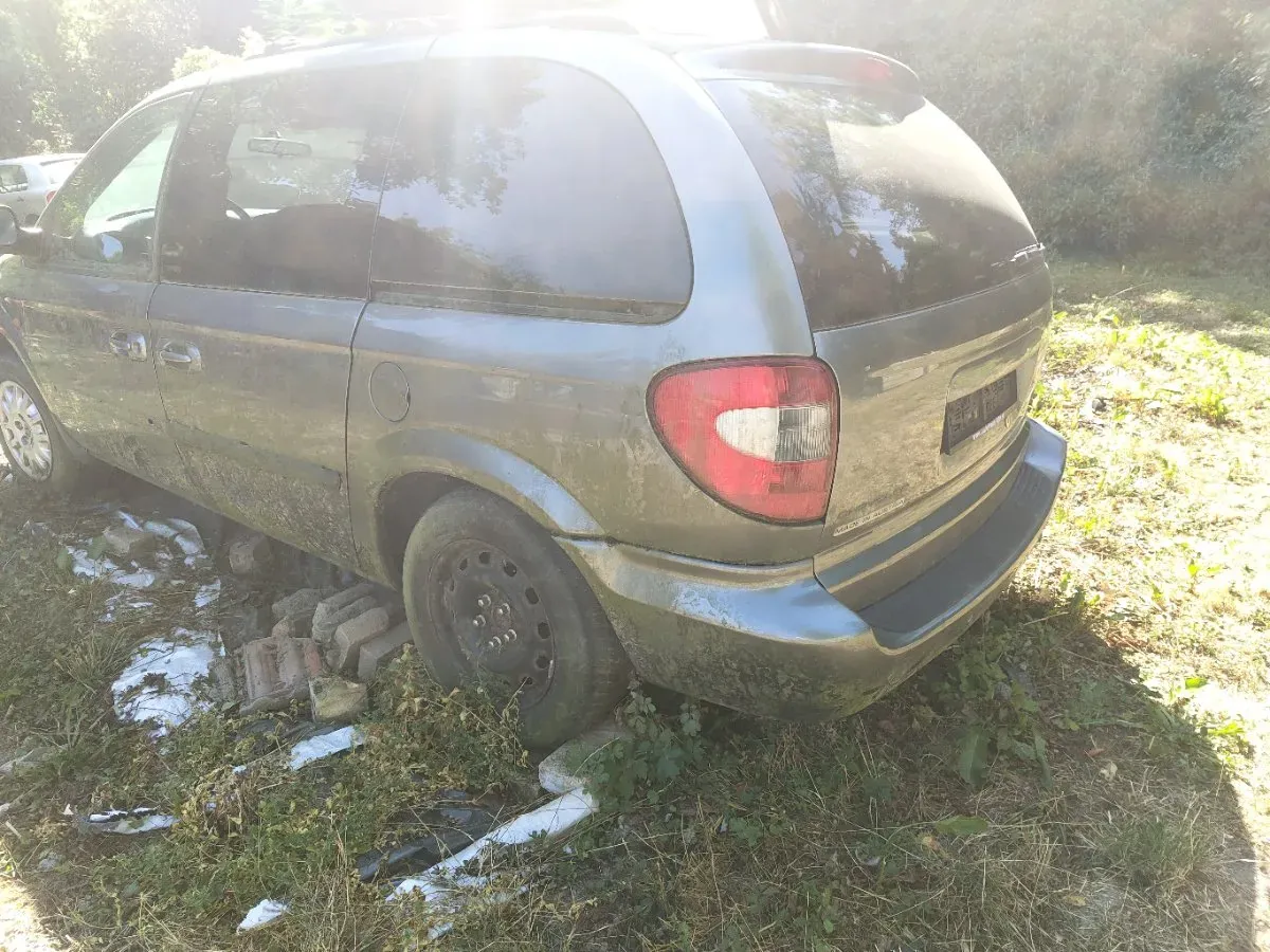 Chrysler Voyager 2006 photo 2