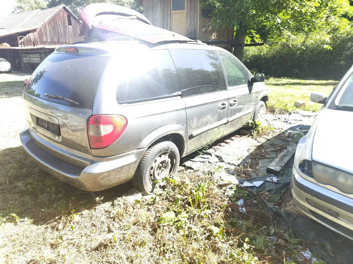 Chrysler Voyager 2006 photo 3