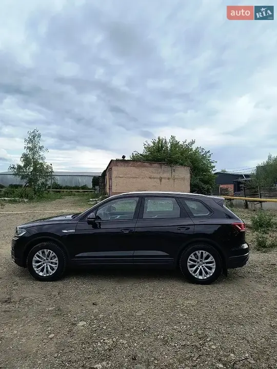 Volkswagen Touareg 2020 photo 2