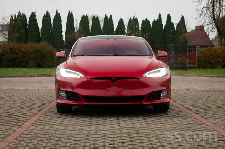 Tesla Model S 2018 photo 2