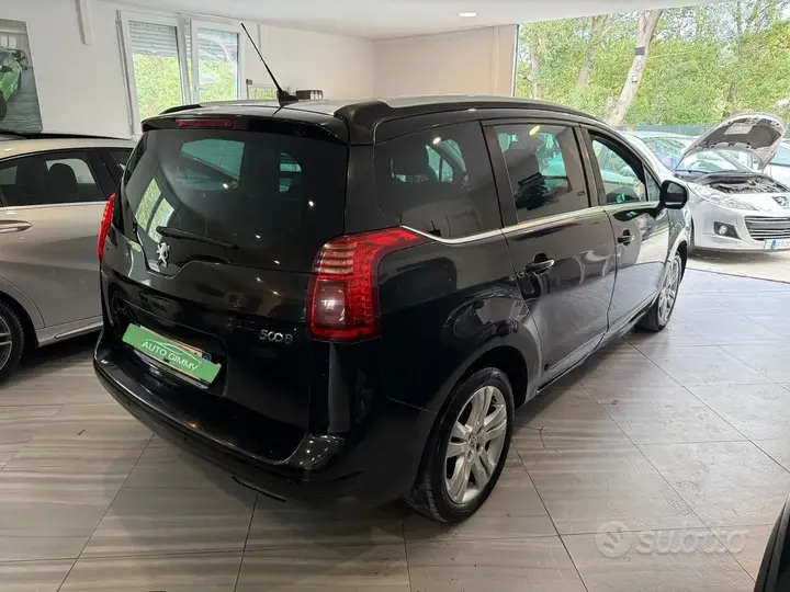 Peugeot 5008 2011 photo 3