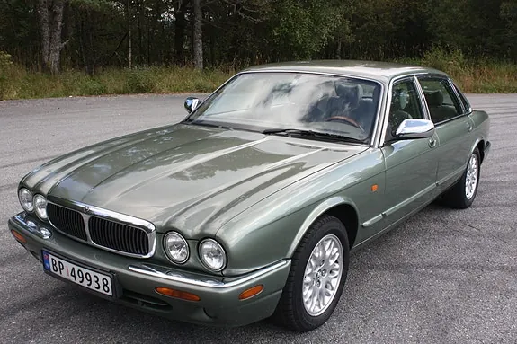 Jaguar Xj8