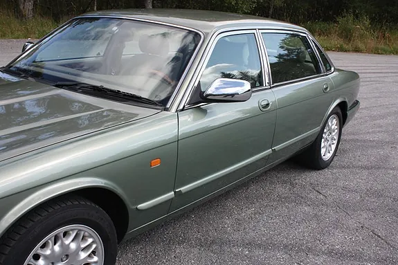 Jaguar Xj8 1998 photo 4
