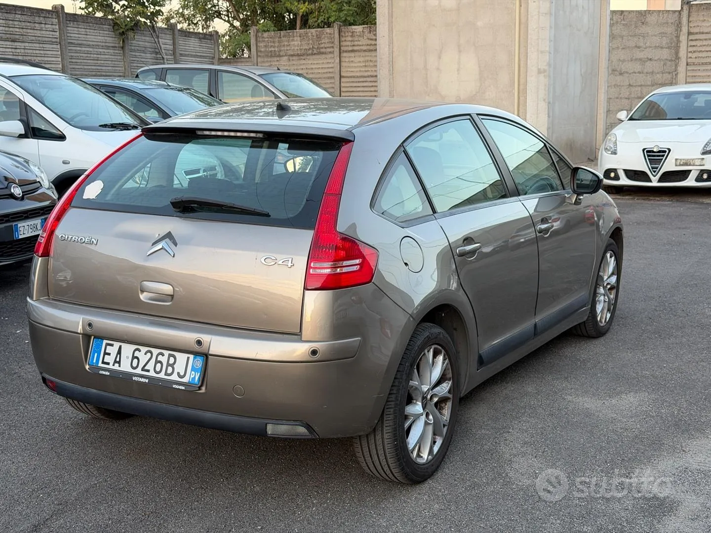 Citroen C4 2010 photo 4