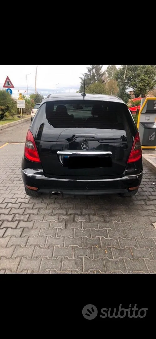 Mercedes-Benz A-Class 2011 photo 3