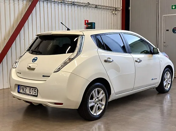 Nissan Leaf 2013 photo 2