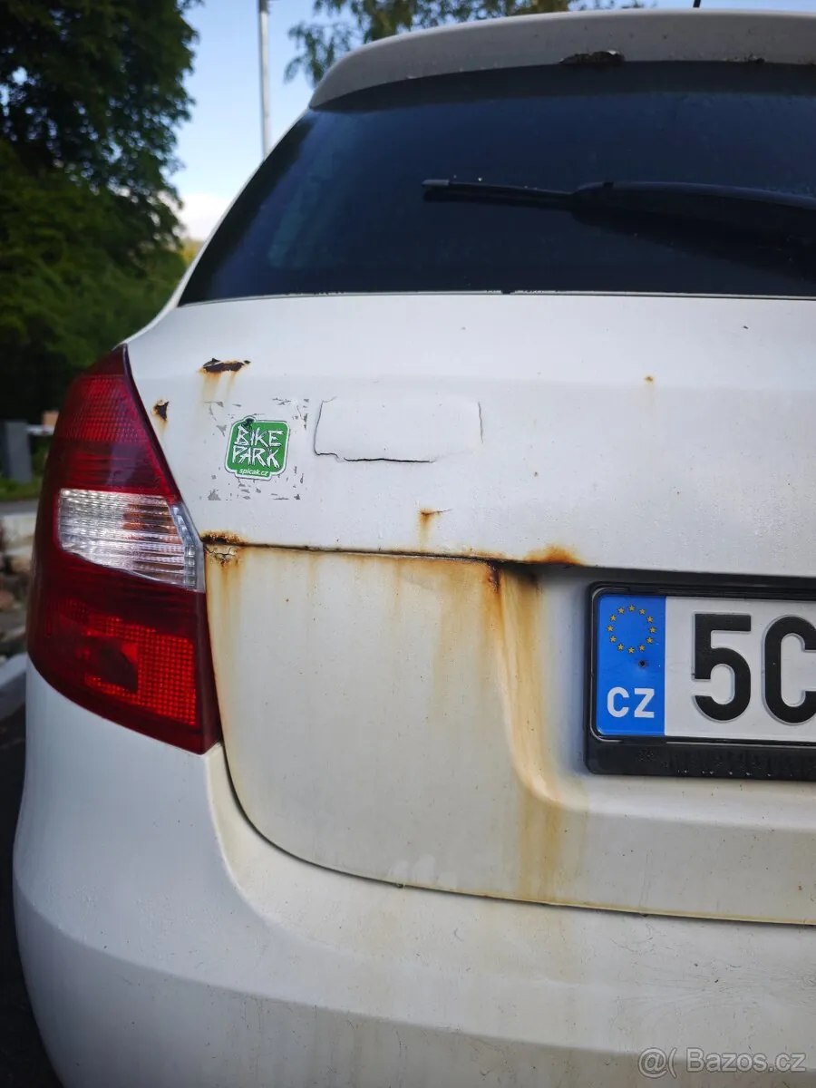 Skoda Fabia 2010 photo 5