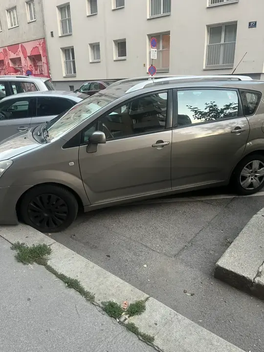 Toyota Corolla Verso 2009 photo 2