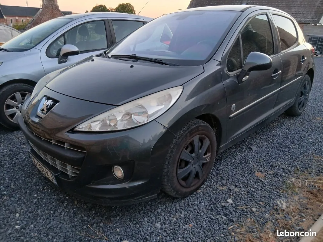 Peugeot 207 2012 photo 2