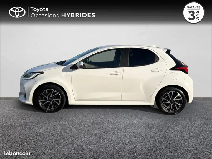 Toyota Yaris 2023 photo 3