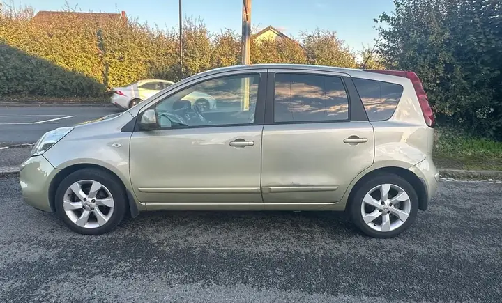 Nissan Note 2009 photo 2