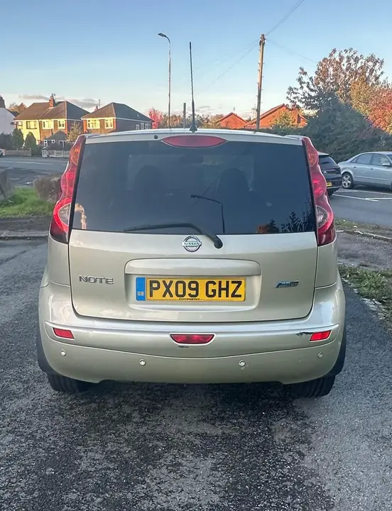 Nissan Note 2009 photo 4