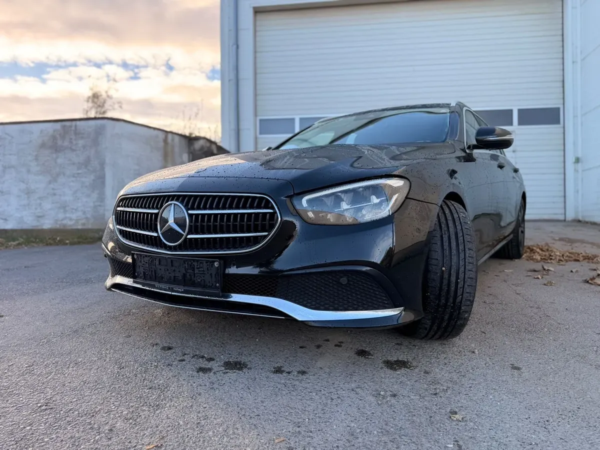 Mercedes-Benz E-Class 2023 photo 2