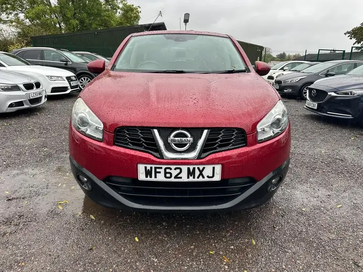 Nissan Qashqai 2012 photo 2