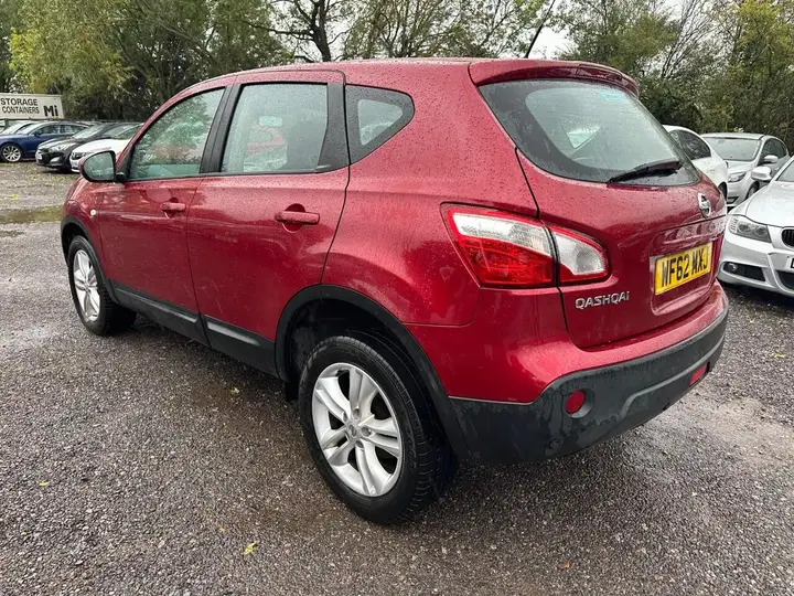 Nissan Qashqai 2012 photo 4