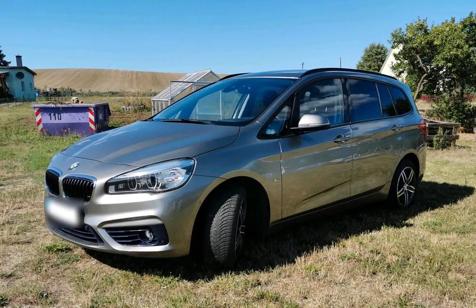 BMW 220I