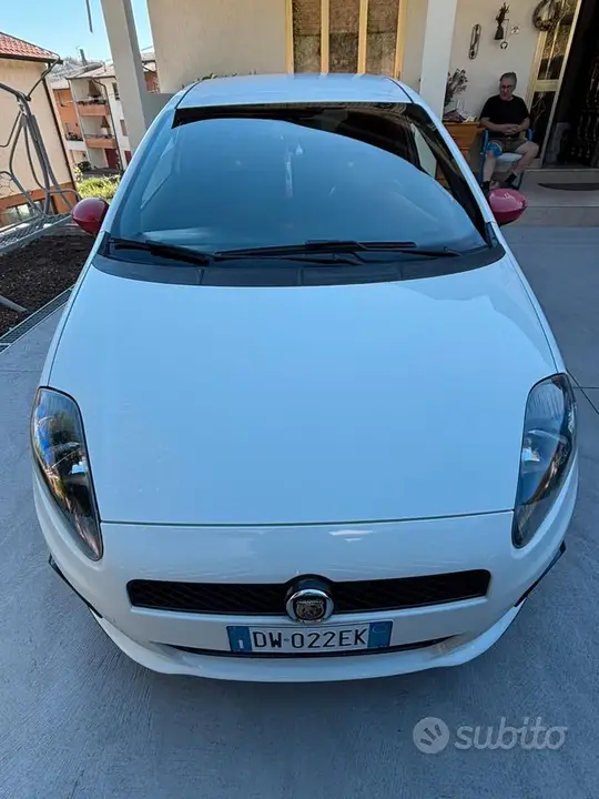 Abarth Grande Punto 2009 photo 2