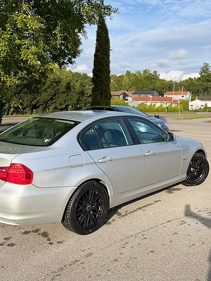 BMW 320D 2009 photo 5