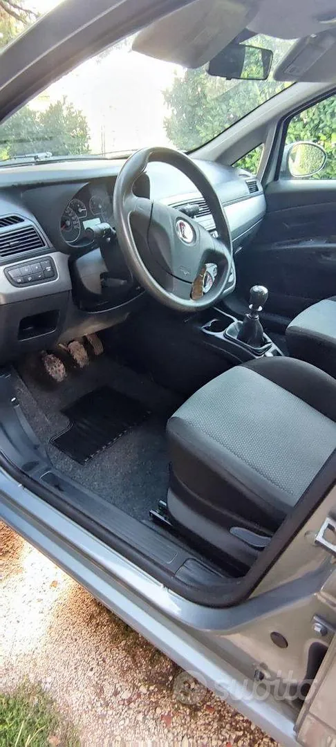 Fiat Grande Punto 2013 photo 3
