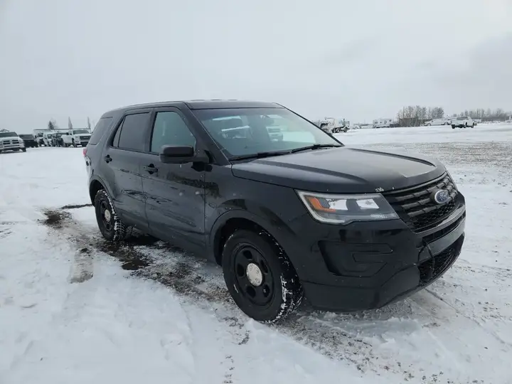 Ford Explorer 2019 photo 2