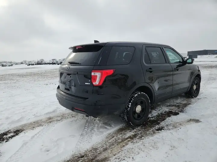 Ford Explorer 2019 photo 3