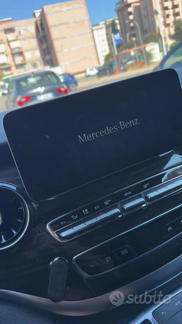 Mercedes-Benz V300D