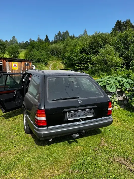Mercedes-Benz E-Class 1994 photo 2