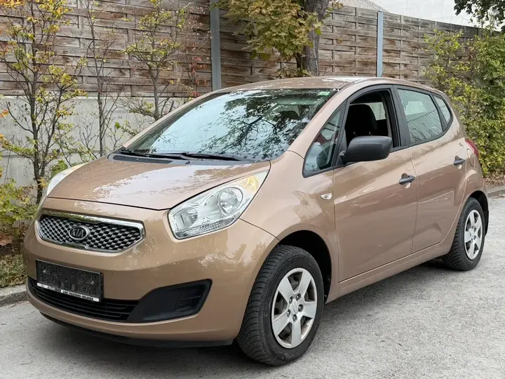 Kia Venga 2012 photo 2