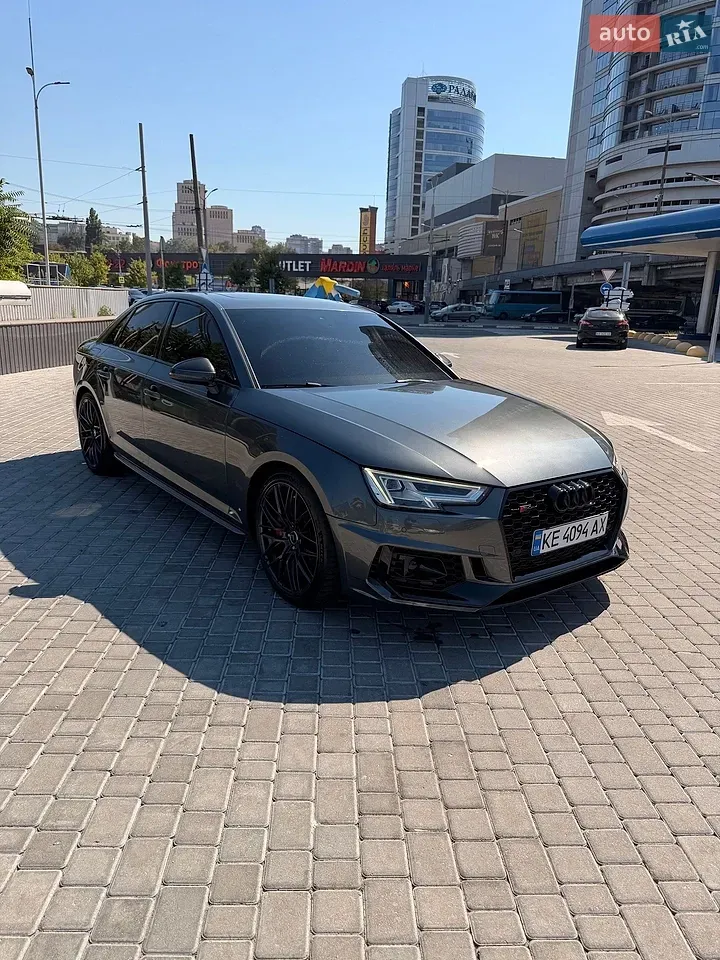 Audi S4