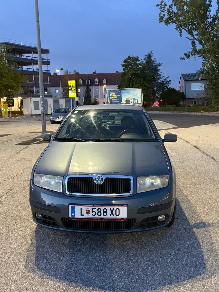 Skoda Fabia 2005 photo 2