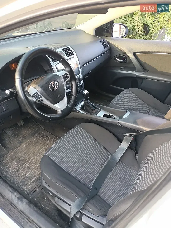 Toyota Avensis 2012 photo 4