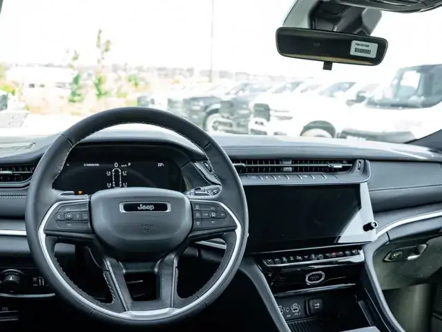Jeep Grand Cherokee L 2026 photo 3