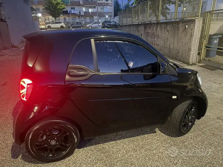 Smart Fortwo 2017 photo 4