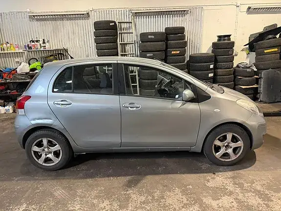 Toyota Yaris 2009 photo 4