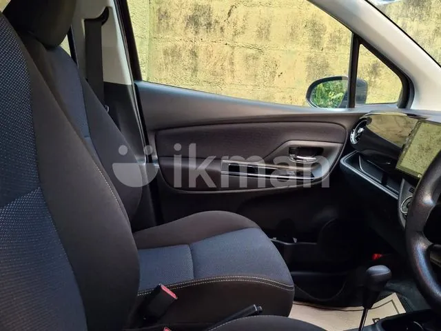 Toyota Vitz 2018 photo 4