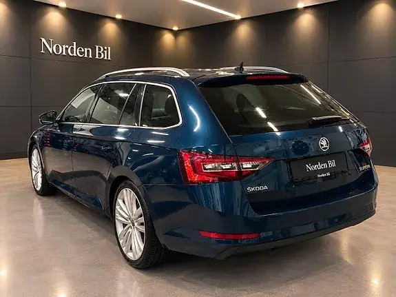 Skoda Superb 2016 photo 4