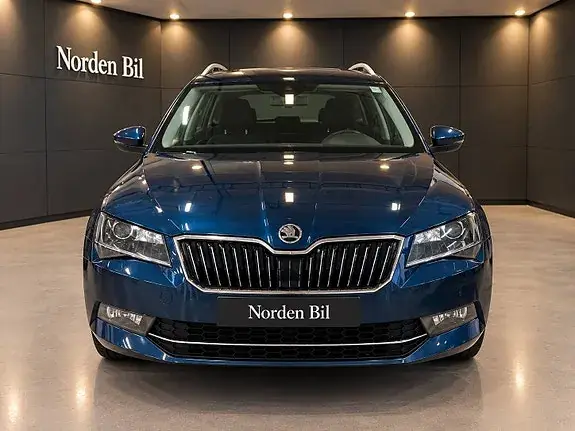 Skoda Superb 2016 photo 2