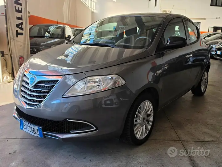 Lancia Ypsilon 2014 photo 2