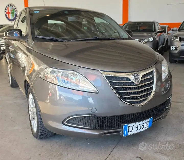 Lancia Ypsilon