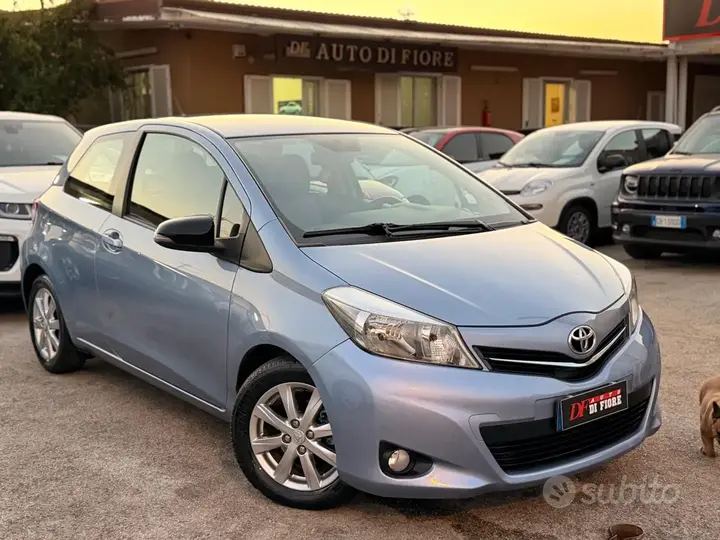 Toyota Yaris 2012 photo 4