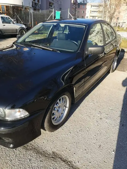 BMW 5 Series 2000 photo 2