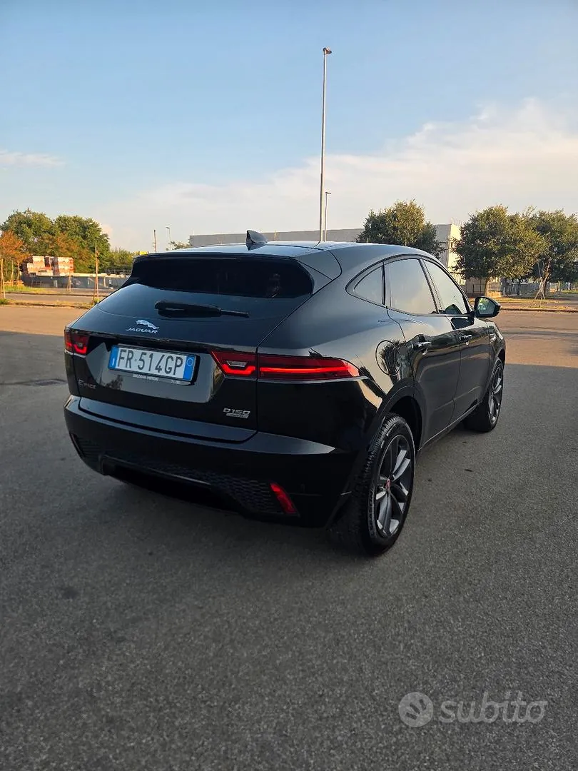 Jaguar E-Pace 2018 photo 2