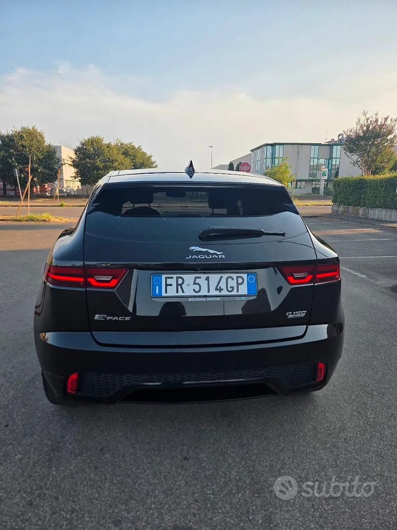 Jaguar E-Pace 2018 photo 3
