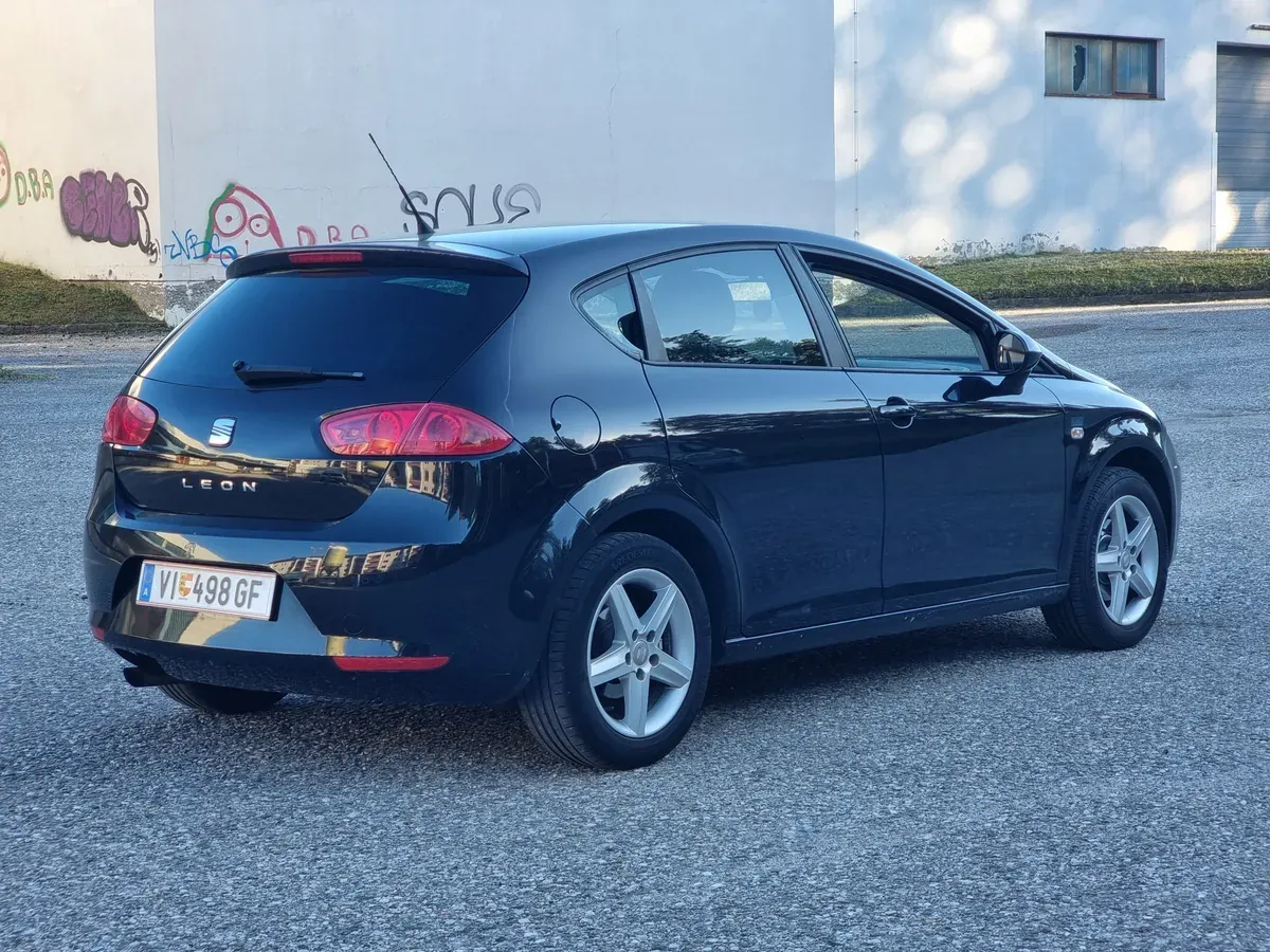 Seat Leon 2010 photo 3